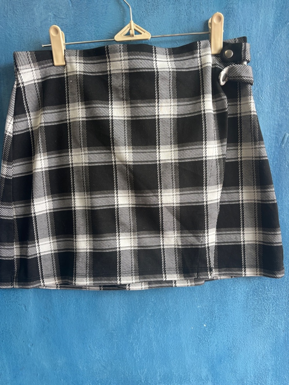 Black & White Plaid Mini Skirt - Classic Schoolgirl Style